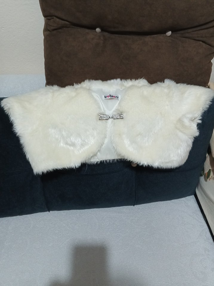 Kız Çocuk Beyaz Kürk Detaylı Bolero - Görsel 2