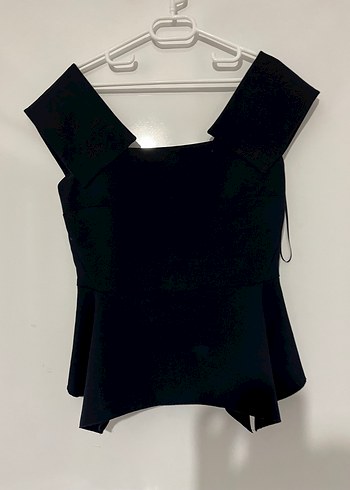 Siyah Kemer Detaylı V Yaka Kadın Bluz - Görsel 3