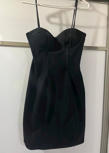 Siyah V Yaka İnce Askılı Midi Elbise - Görsel 4