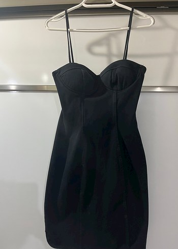 Siyah V Yaka İnce Askılı Midi Elbise - Görsel 3