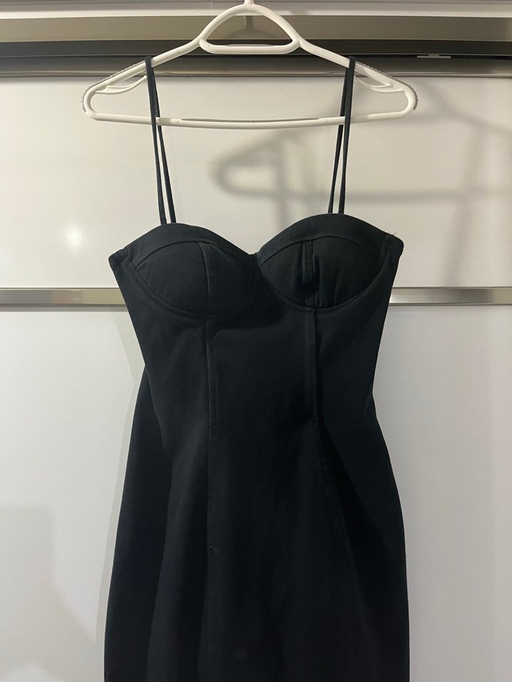 Siyah V Yaka İnce Askılı Midi Elbise - Görsel 2