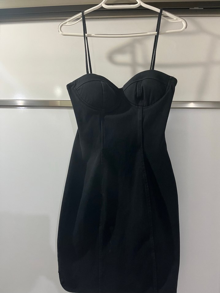 Siyah V Yaka İnce Askılı Midi Elbise - Görsel 3