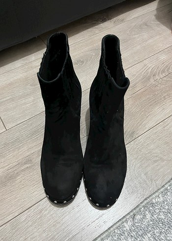 Siyah Süet Tokalı Blok Topuklu Goth Botlar - Görsel 3