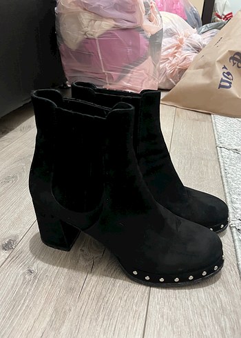 Siyah Süet Tokalı Blok Topuklu Goth Botlar - Görsel 5