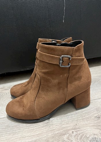Kahverengi Tokalı Süet Kadın Bot - Görsel 4