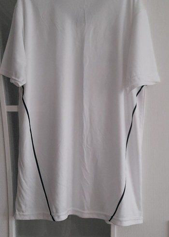 Beyaz V Yaka Erkek Spor Forması - Görsel 4