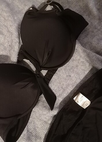 Siyah bikini takımı