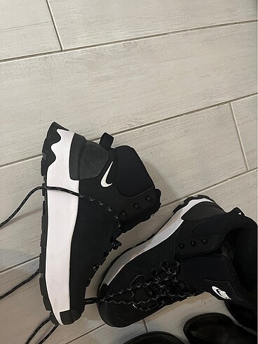 Adidas bot spor ayakkabı kadın