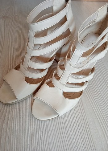 Beyaz Kadın Dolgu Topuklu Sandalet - Görsel 7