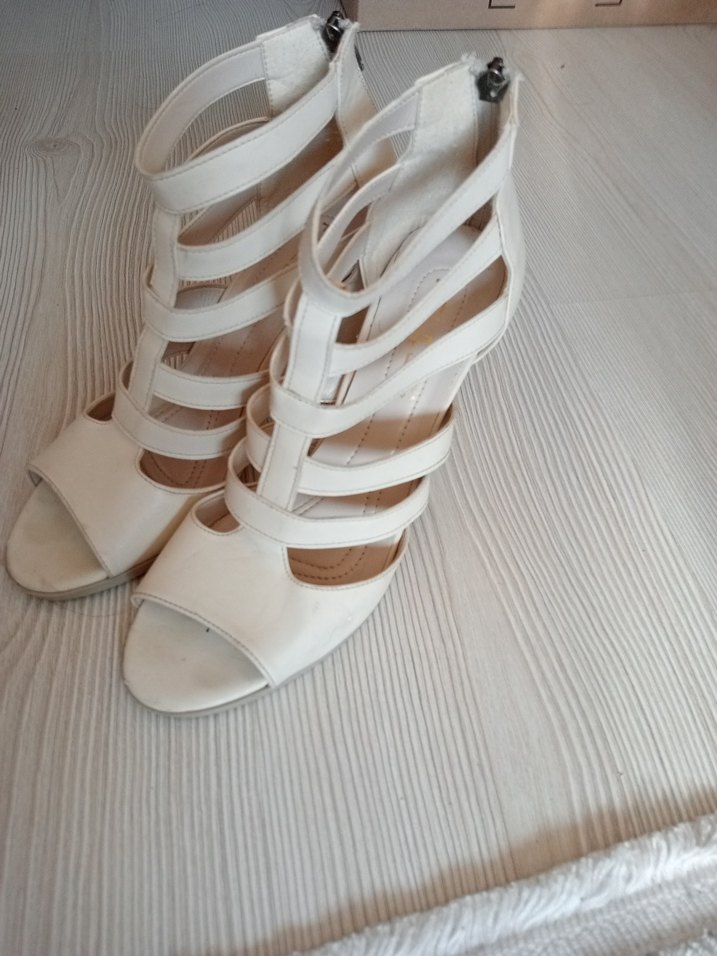 Beyaz Kadın Dolgu Topuklu Sandalet - Görsel 3