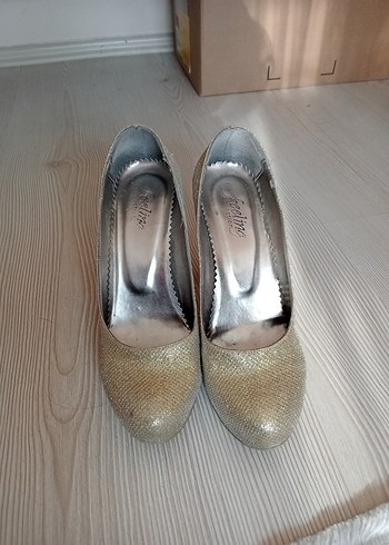 Altın Renkli Parlak Stiletto Topuklu Kadın Ayakkabı - Görsel 2