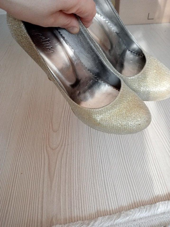 Altın Renkli Parlak Stiletto Topuklu Kadın Ayakkabı - Görsel 4