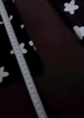 Kız Çocuk Siyah Çiçekli Bol Kesim Pantolon - Görsel 4