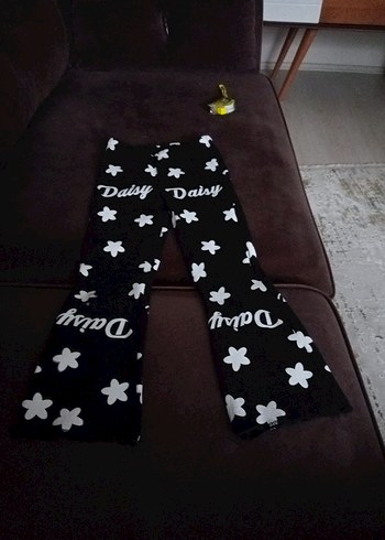 Kız Çocuk Siyah Çiçekli Bol Kesim Pantolon - Görsel 2