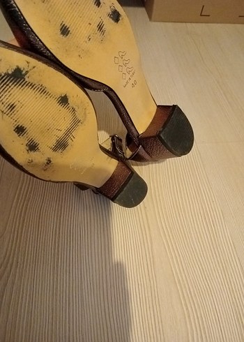 Kahverengi Parlak Yılan Desenli Kadın Topuklu Ayakkabı - Görsel 8