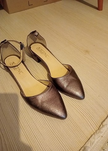 Kahverengi Parlak Yılan Desenli Kadın Topuklu Ayakkabı - Görsel 5