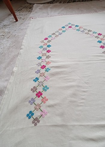 Çiçek Desenli El İşlemeli seccade - Görsel 2