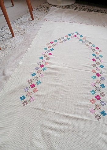 Çiçek Desenli El İşlemeli seccade - Görsel 4