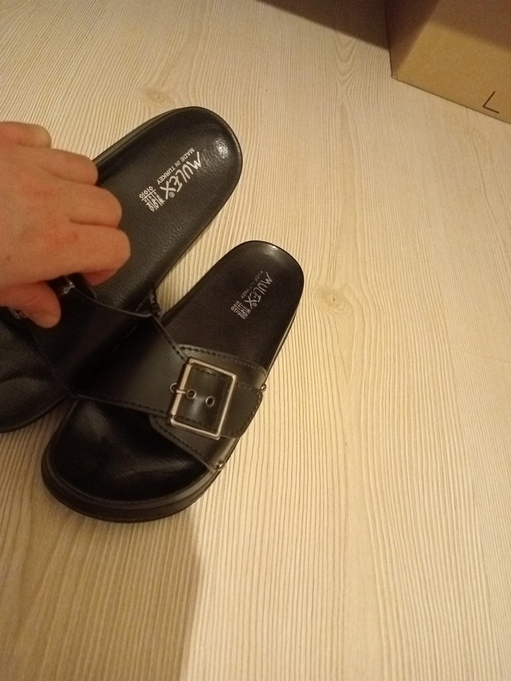 Kadın Siyah Tokalı Dolgu Topuk Terlik - Görsel 4