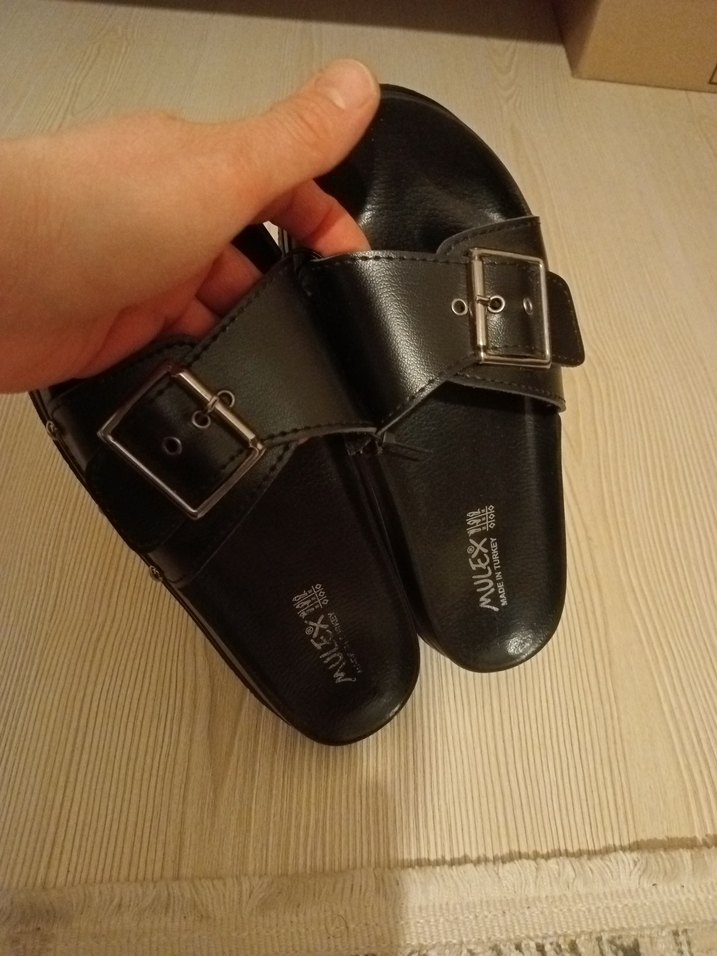 Kadın Siyah Tokalı Dolgu Topuk Terlik - Görsel 2