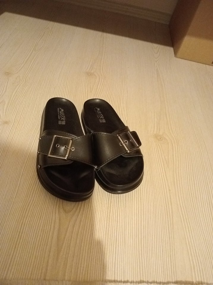 Kadın Siyah Tokalı Dolgu Topuk Terlik - Görsel 3