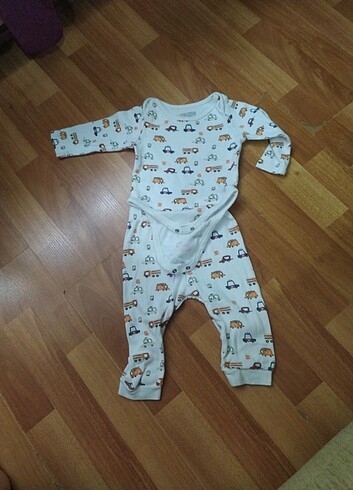 9 Ay Beden Bebek çıtçıtlı takım