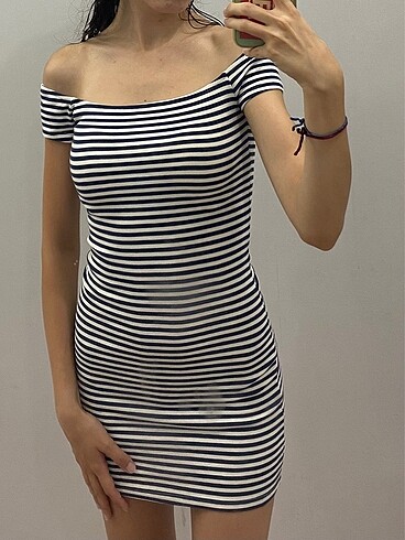 Bershka Elbise