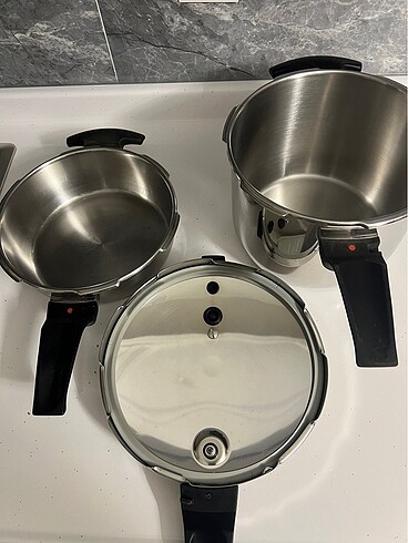 Beden gri Renk Fissler 6+2.5 litre düdüklü tencere seti