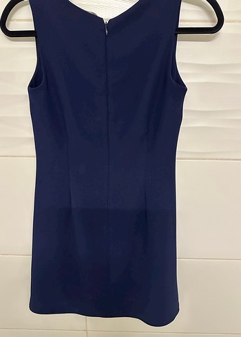 Fabrika marka, Lacivert V Yaka metal aksesuarlı, kolsuz elbise - Görsel 5