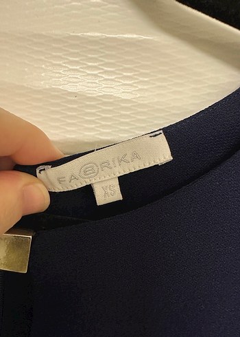 Fabrika marka, Lacivert V Yaka metal aksesuarlı, kolsuz elbise - Görsel 4