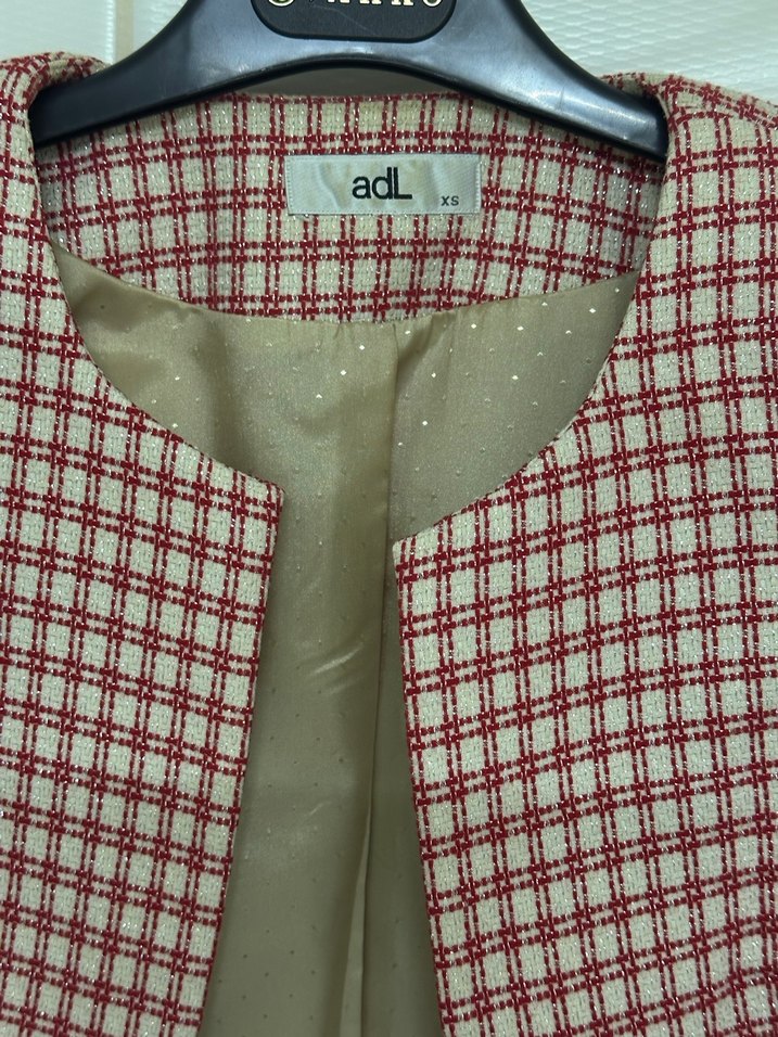 Truvakar kollu kısa ceket, kırmızı simli desen. - Görsel 3