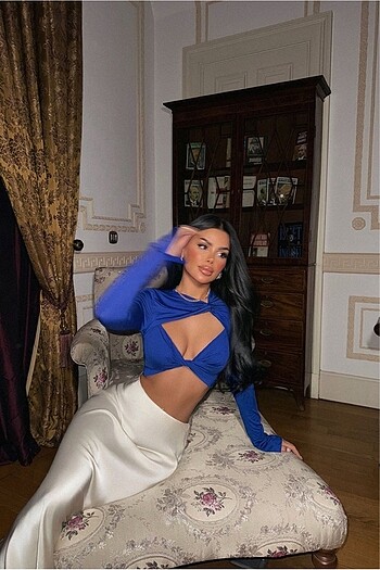 s Beden Uzun kol göğüs pencereli crop bluz