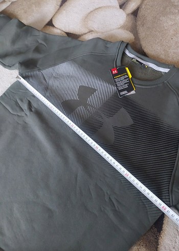 Nike Under Armour Sweatshirt