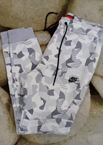 Nike Tech Kamuflaj Eşofman Altı - Görsel 9