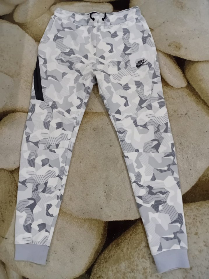 Nike Tech Kamuflaj Eşofman Altı - Görsel 2