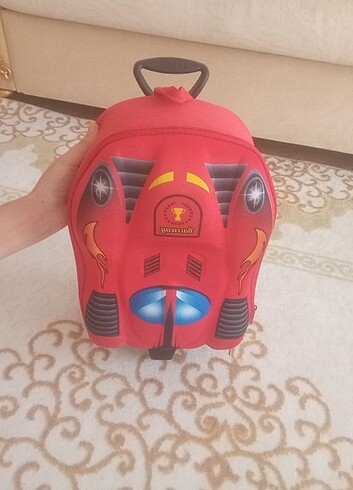  Çekçeklı anaokul çantası 