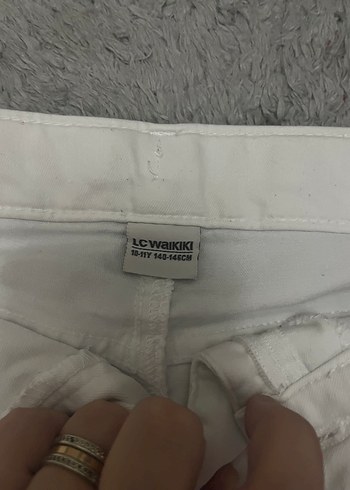 Düğmeli Beyaz Mini çocuk Şort - Görsel 3