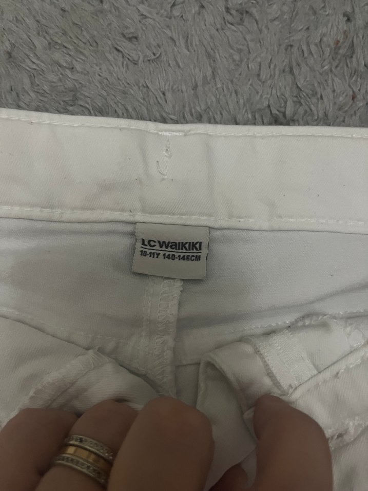 Düğmeli Beyaz Mini çocuk Şort - Görsel 3