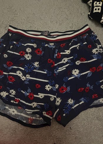 Tommy Hilfiger 10 Yaş