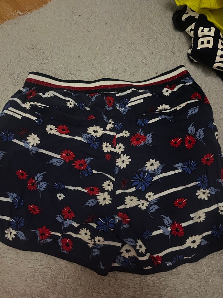 Tommy Hilfiger Çiçek Desenli çocuk Mini Şort - Görsel 3