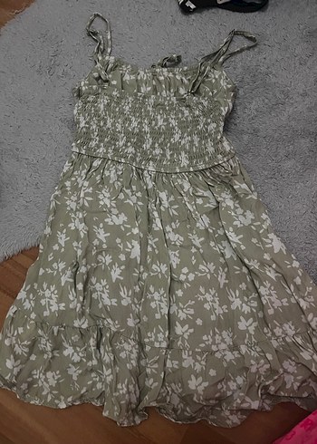 10-11 yaş veya xxs bedene uygunBej Çiçekli ince askılı Mini Elbi - Görsel 2