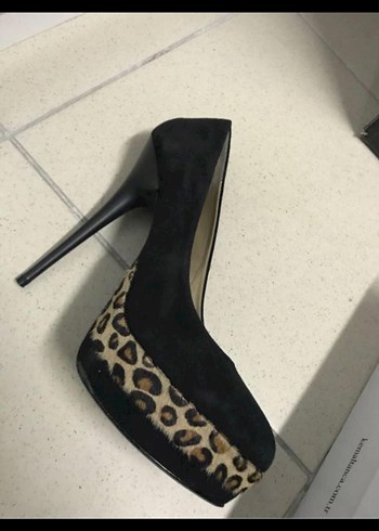 Leopar Desenli Siyah Stiletto Topuklu Kadın Ayakkabı - Görsel 5