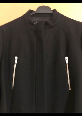 Deri Kemerli Siyah Kaban - Görsel 4