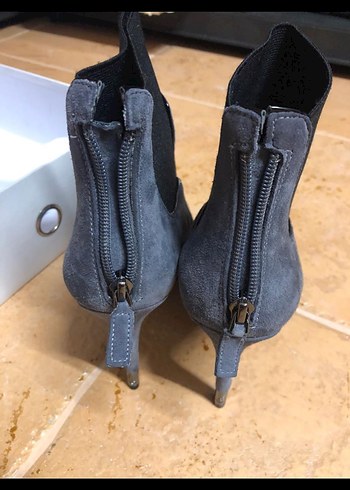 Gri Süet Stiletto Topuklu Kadın Bot - Görsel 4