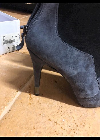 Gri Süet Stiletto Topuklu Kadın Bot - Görsel 6