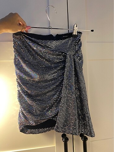 Bershka pullu etek
