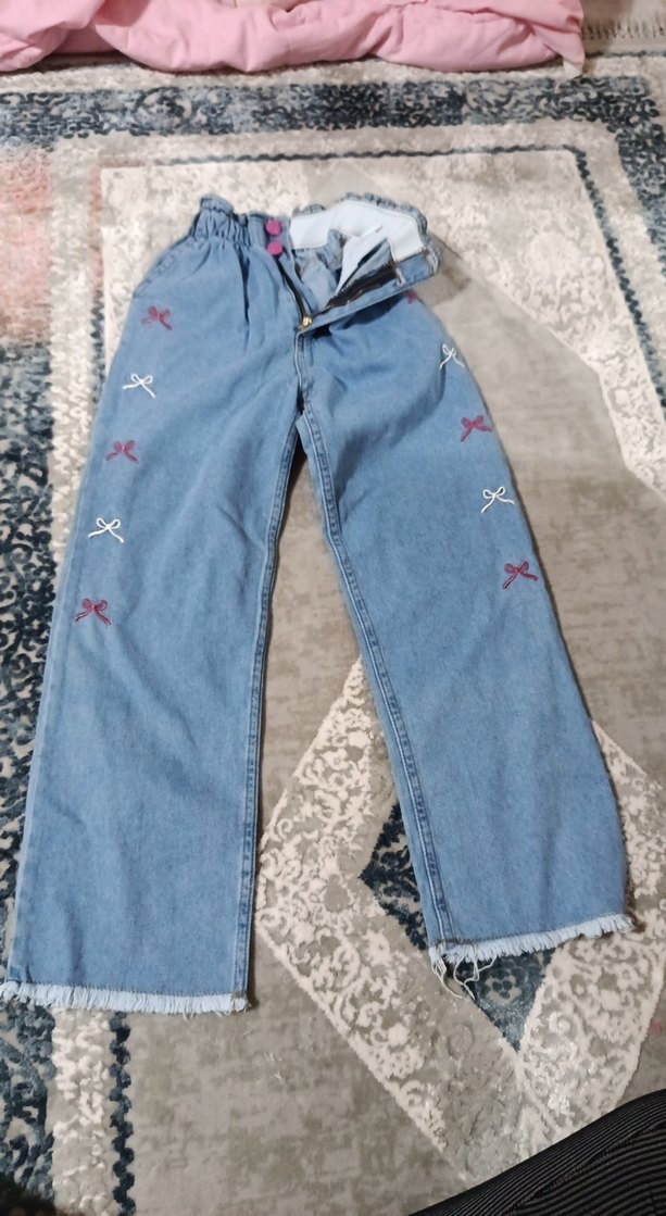 Nakışlı ve Fiyonk Detaylı Mavi Bol Paça Kot - Görsel 4