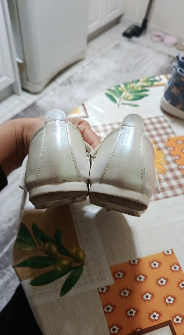 Kemerli Beyaz Kız Çocuk Babet - Görsel 3