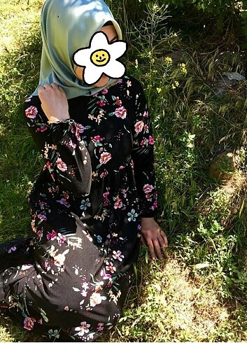Çiçekli elbise