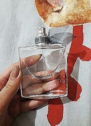 Yves Saint Laurent parfum sisesi